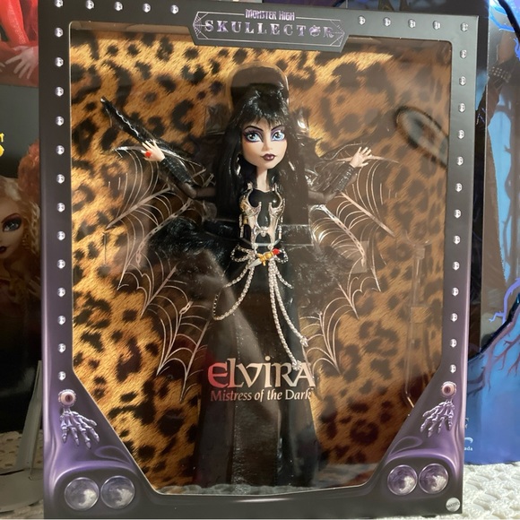 Monster High Doll Elvira Mistress of The Dark Collectible in Black Faux Leather - Picture 9 of 14